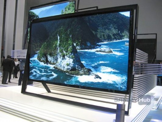 S-a lansat primul televizor UHD curbat din lume